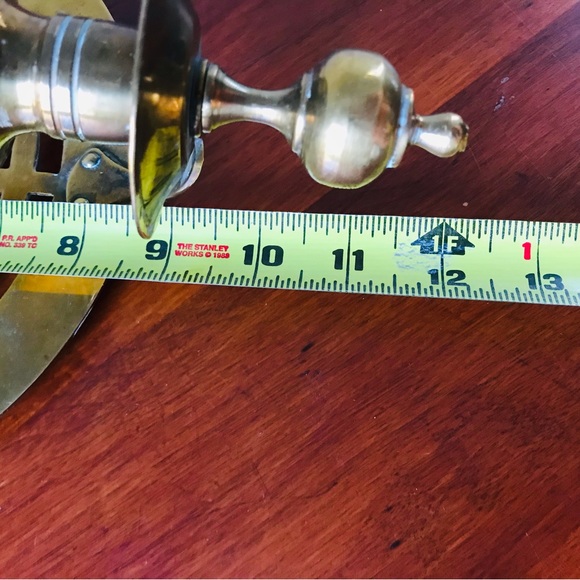 Vintage brass Chinese medallion candle sconce - Picture 4 of 8